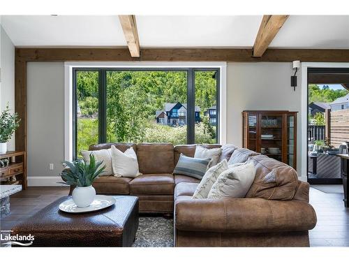 122 Barton Boulevard, The Blue Mountains, ON - Indoor Photo Showing Living Room