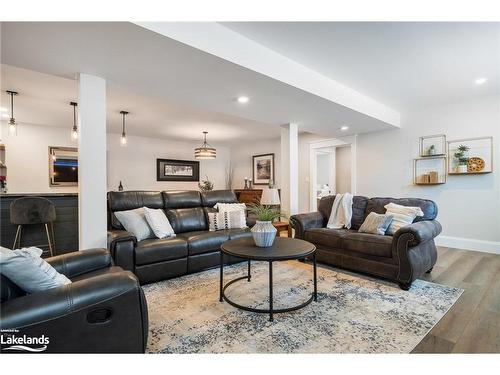 122 Barton Boulevard, The Blue Mountains, ON - Indoor Photo Showing Living Room