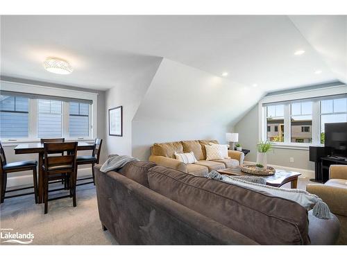 122 Barton Boulevard, The Blue Mountains, ON - Indoor Photo Showing Living Room