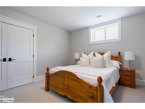 122 Barton Boulevard, The Blue Mountains, ON - Indoor Photo Showing Bedroom