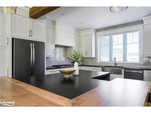 122 Barton Boulevard, The Blue Mountains, ON - Indoor Photo Showing Kitchen