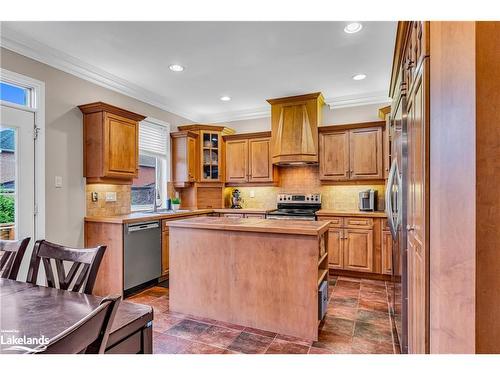 5335 Cosentino Gardens, Mississauga, ON - Indoor Photo Showing Kitchen