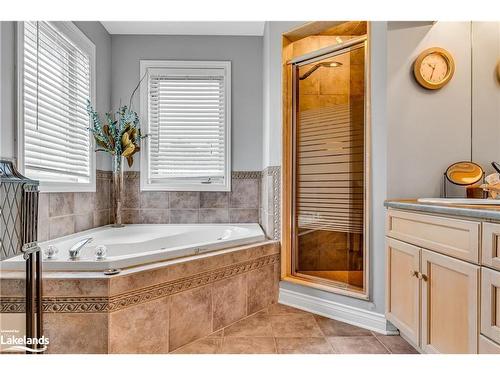 5335 Cosentino Gardens, Mississauga, ON - Indoor Photo Showing Bathroom