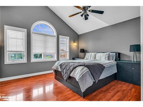 5335 Cosentino Gardens, Mississauga, ON - Indoor Photo Showing Bedroom