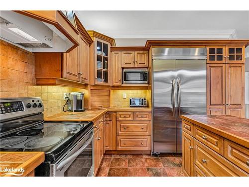 5335 Cosentino Gardens, Mississauga, ON - Indoor Photo Showing Kitchen