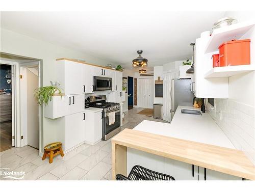 560 Mountain Street, Haliburton, ON - Indoor Photo Showing Kitchen