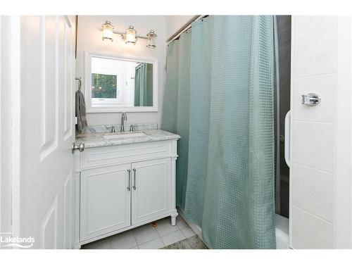 560 Mountain Street, Haliburton, ON - Indoor Photo Showing Bathroom