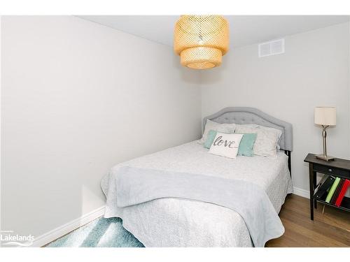 560 Mountain Street, Haliburton, ON - Indoor Photo Showing Bedroom