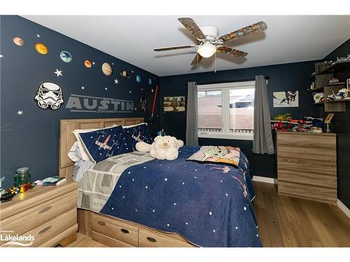 560 Mountain Street, Haliburton, ON - Indoor Photo Showing Bedroom