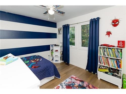 560 Mountain Street, Haliburton, ON - Indoor Photo Showing Bedroom