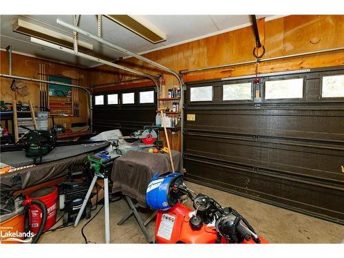 560 Mountain Street, Haliburton, ON - Indoor Photo Showing Garage