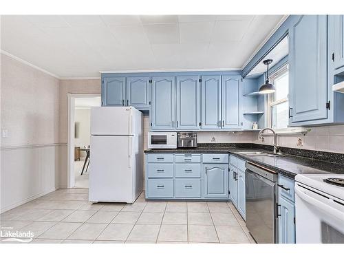 7430 County 91 Road, Stayner, ON - Indoor Photo Showing Kitchen