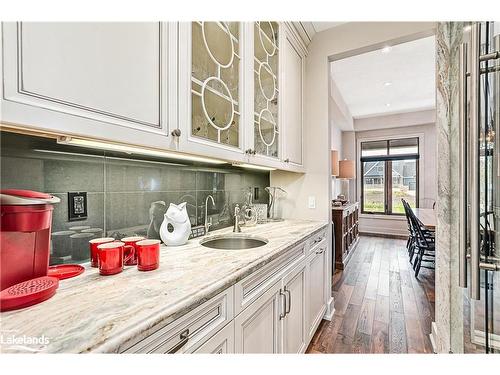 4 Meadowlark Way, Collingwood, ON - Indoor Photo Showing Kitchen