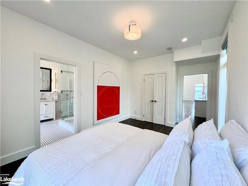 131 Peats Point Road, Prince Edward County, ON - Indoor Photo Showing Bedroom