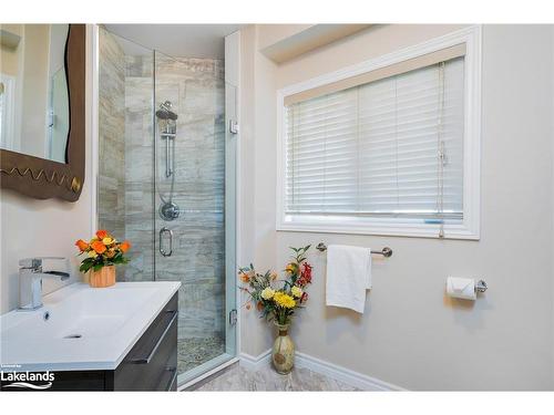 106 Crossan Court, The Blue Mountains, ON - Indoor Photo Showing Bathroom