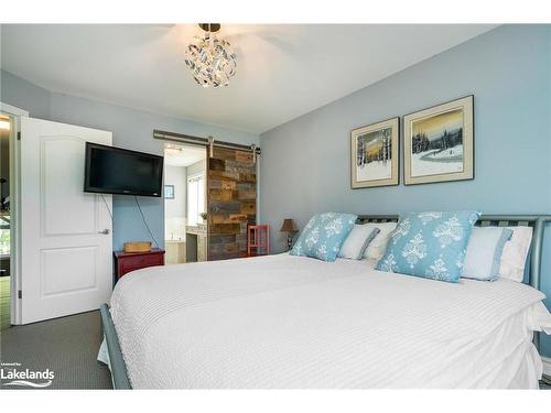 106 Crossan Court, The Blue Mountains, ON - Indoor Photo Showing Bedroom