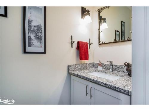 31 Emerson Mews, Collingwood, ON - Indoor Photo Showing Bathroom