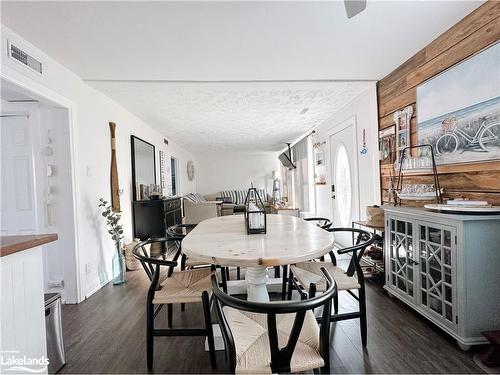 339 Zoo Park Road, Wasaga Beach, ON - Indoor Photo Showing Dining Room