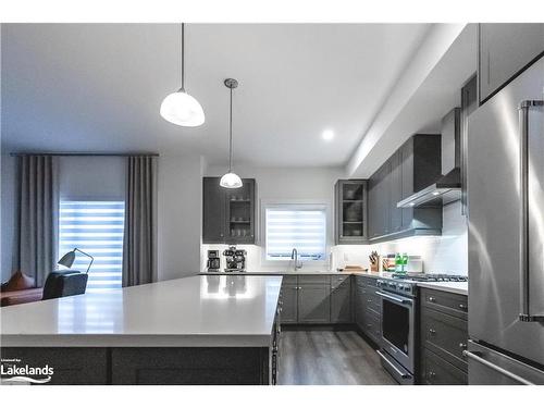 158 Sycamore Street, The Blue Mountains, ON - Indoor Photo Showing Kitchen With Upgraded Kitchen