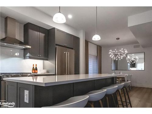 158 Sycamore Street, The Blue Mountains, ON - Indoor Photo Showing Kitchen With Upgraded Kitchen