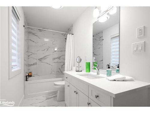 158 Sycamore Street, The Blue Mountains, ON - Indoor Photo Showing Bathroom