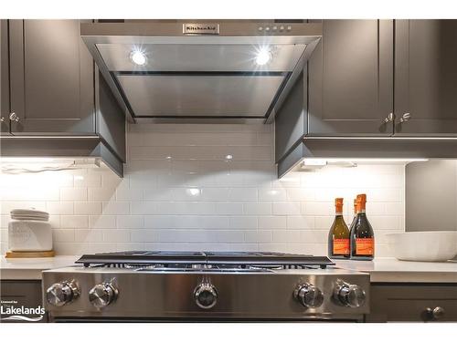 158 Sycamore Street, The Blue Mountains, ON - Indoor Photo Showing Kitchen With Upgraded Kitchen