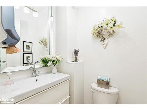 31 Simcoe Street, Collingwood, ON - Indoor Photo Showing Bathroom