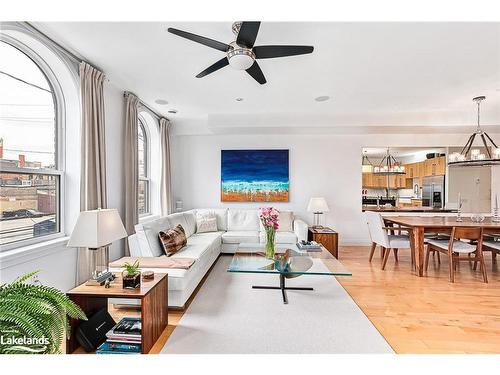 31 Simcoe Street, Collingwood, ON - Indoor Photo Showing Living Room