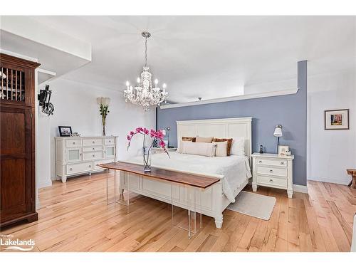 31 Simcoe Street, Collingwood, ON - Indoor Photo Showing Bedroom