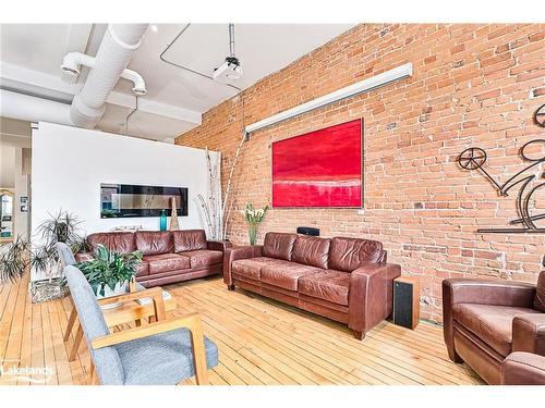 31 Simcoe Street, Collingwood, ON - Indoor Photo Showing Living Room With Fireplace