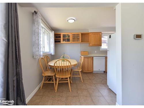 314 Collins Drive, Orillia, ON - Indoor Photo Showing Dining Room