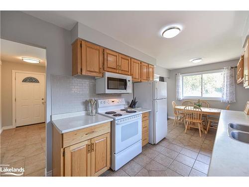 314 Collins Drive, Orillia, ON - Indoor Photo Showing Kitchen With Double Sink