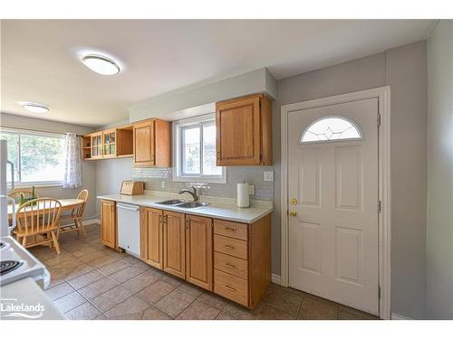 314 Collins Drive, Orillia, ON - Indoor Photo Showing Kitchen With Double Sink