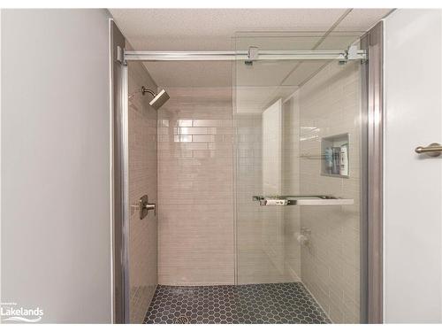 314 Collins Drive, Orillia, ON - Indoor Photo Showing Bathroom