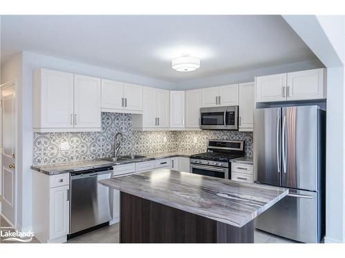 1035 Cook Drive, Midland, ON - Indoor Photo Showing Kitchen With Upgraded Kitchen