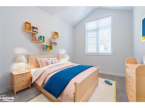 1035 Cook Drive, Midland, ON - Indoor Photo Showing Bedroom