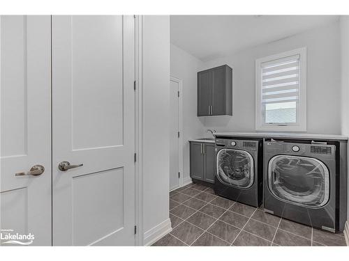 95 Goldie Court, The Blue Mountains, ON - Indoor Photo Showing Laundry Room