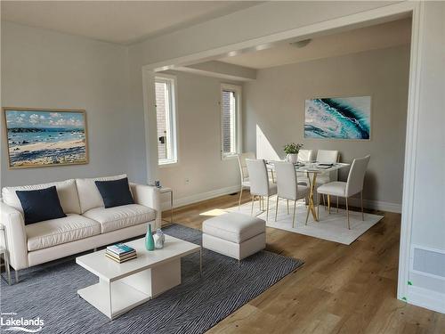 158 Union Boulevard, Wasaga Beach, ON - Indoor Photo Showing Living Room