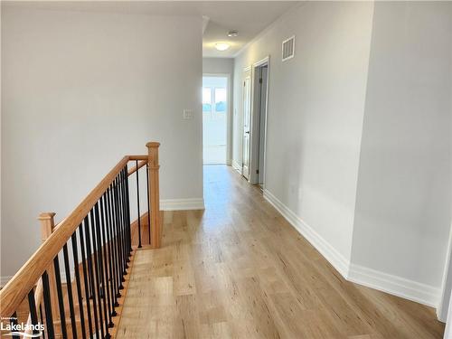 158 Union Boulevard, Wasaga Beach, ON - Indoor Photo Showing Other Room