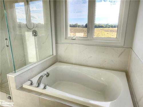 158 Union Boulevard, Wasaga Beach, ON - Indoor Photo Showing Bathroom