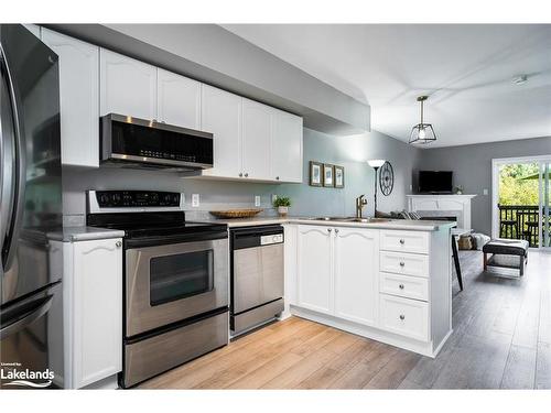 51-91 Green Briar Drive, Collingwood, ON - Indoor Photo Showing Kitchen