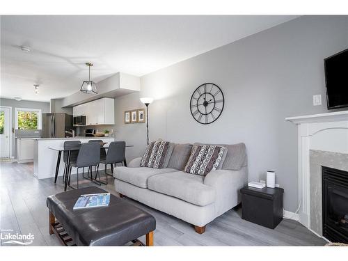 51-91 Green Briar Drive, Collingwood, ON - Indoor Photo Showing Living Room With Fireplace