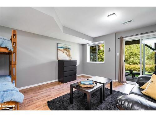 51-91 Green Briar Drive, Collingwood, ON - Indoor Photo Showing Living Room