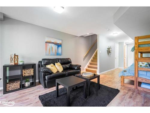 51-91 Green Briar Drive, Collingwood, ON - Indoor Photo Showing Living Room