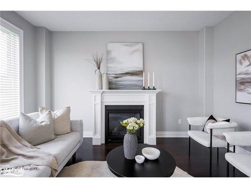 74 Lockerbie Crescent, Collingwood, ON - Indoor Photo Showing Living Room With Fireplace