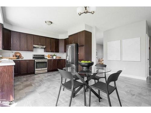 89 Lockerbie Crescent, Collingwood, ON - Indoor Photo Showing Kitchen With Stainless Steel Kitchen