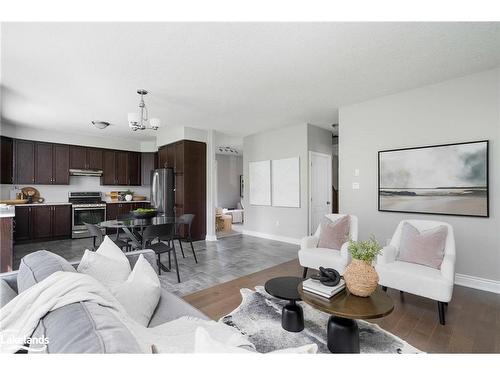 89 Lockerbie Crescent, Collingwood, ON - Indoor Photo Showing Living Room