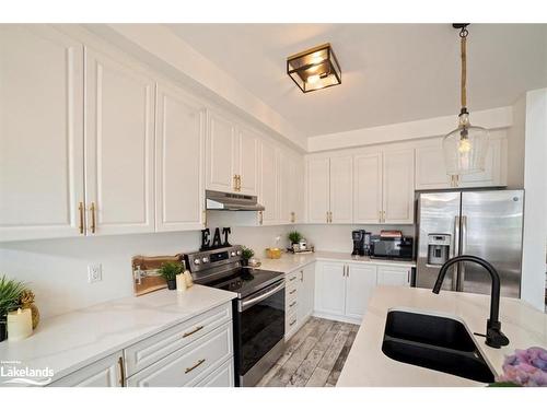 5 Nautical Lane, Wasaga Beach, ON - Indoor Photo Showing Kitchen With Double Sink