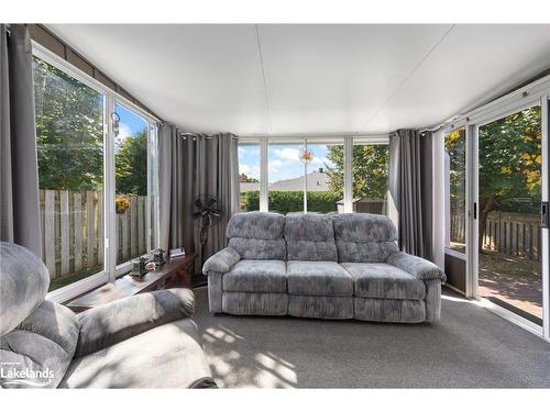 204 Margaret Street, Midland, ON - Indoor Photo Showing Living Room