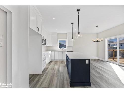 136 Brandon Avenue, Coldwater, ON - Indoor Photo Showing Kitchen With Upgraded Kitchen